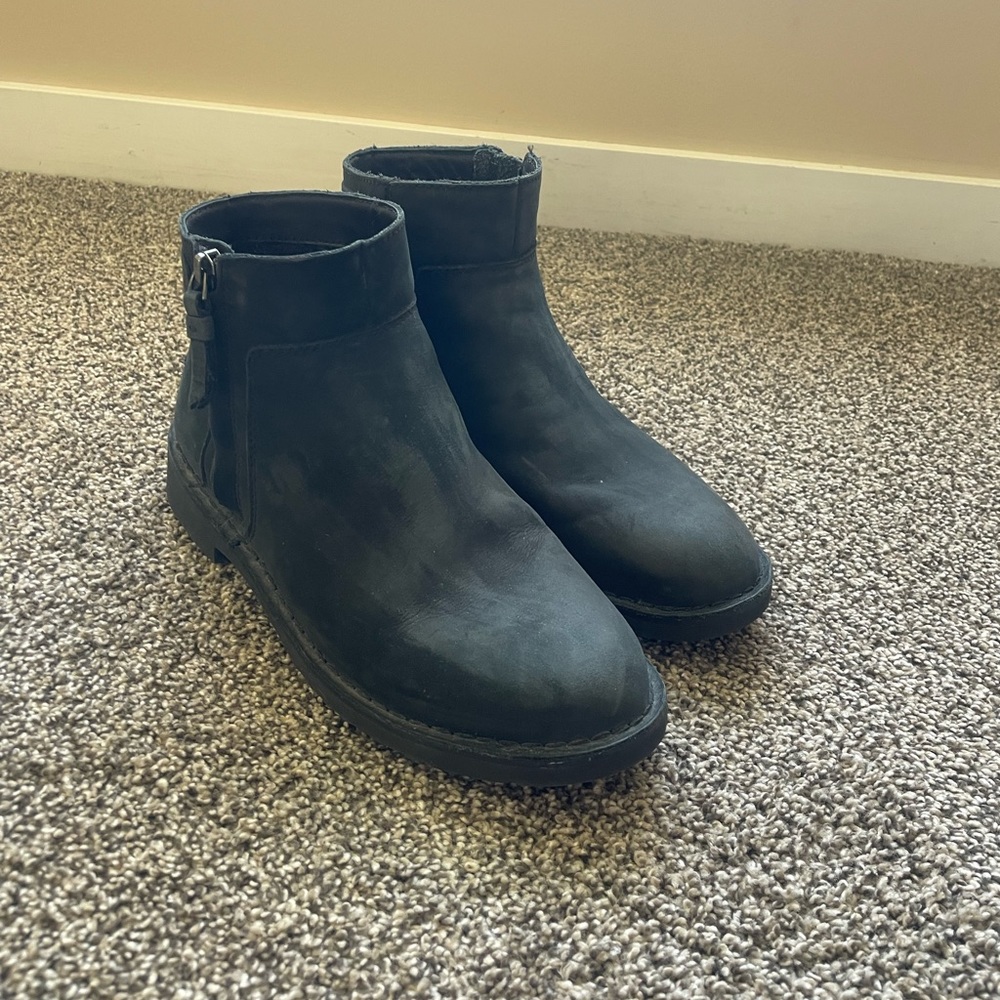 Ugg Boots Women’s Size 7.